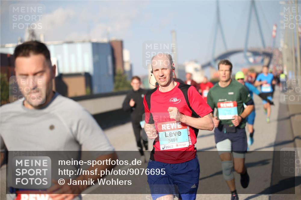 03.10.2025 - Köhlbrandbrückenlauf Jannik Wohlers http://msf.ph/oto/9076695 03.10.2025 09:43:24 Position 3 3491 meine-sportfotos.de