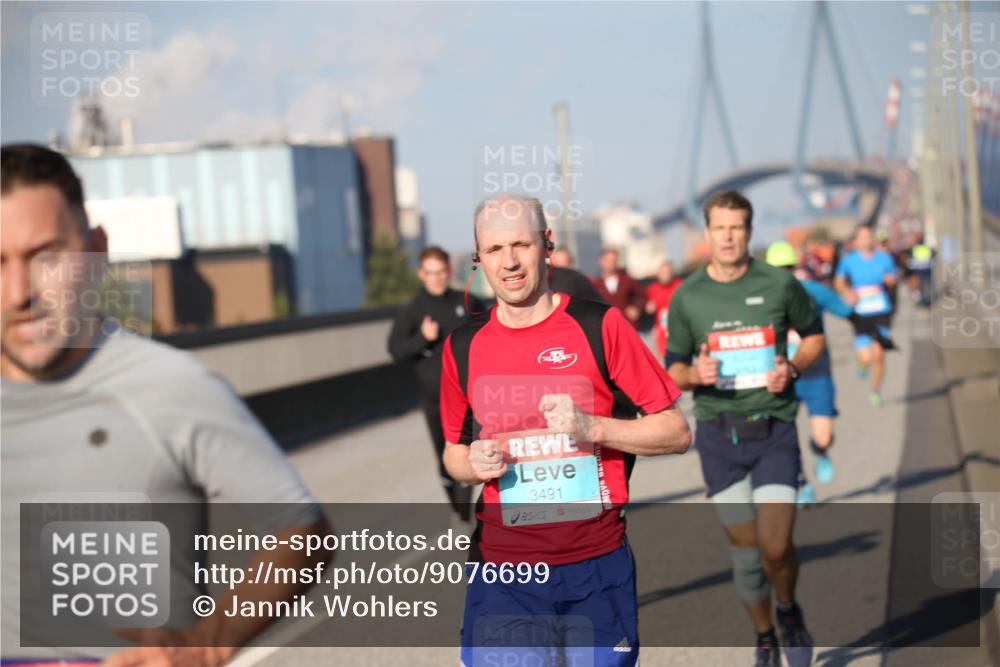 03.10.2025 - Köhlbrandbrückenlauf Jannik Wohlers http://msf.ph/oto/9076699 03.10.2025 09:43:24 Position 3 3491 meine-sportfotos.de