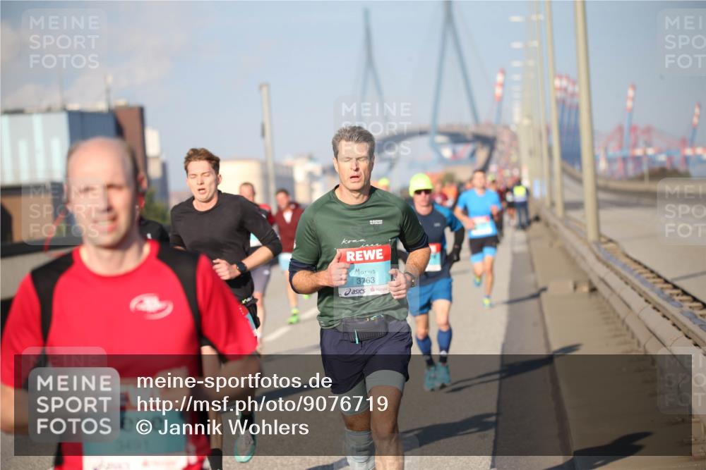 03.10.2025 - Köhlbrandbrückenlauf Jannik Wohlers http://msf.ph/oto/9076719 03.10.2025 09:43:24 Position 3 3491, 3763 meine-sportfotos.de