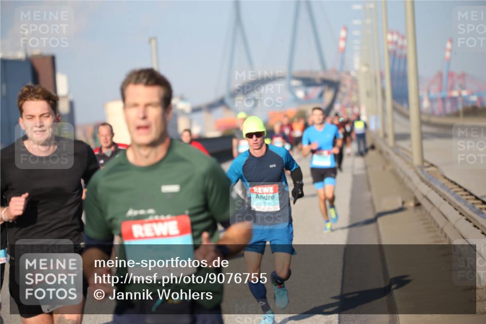 03.10.2025 - Köhlbrandbrückenlauf Jannik Wohlers http://msf.ph/oto/9076755 03.10.2025 09:43:26 Position 3 3531, 1050 meine-sportfotos.de