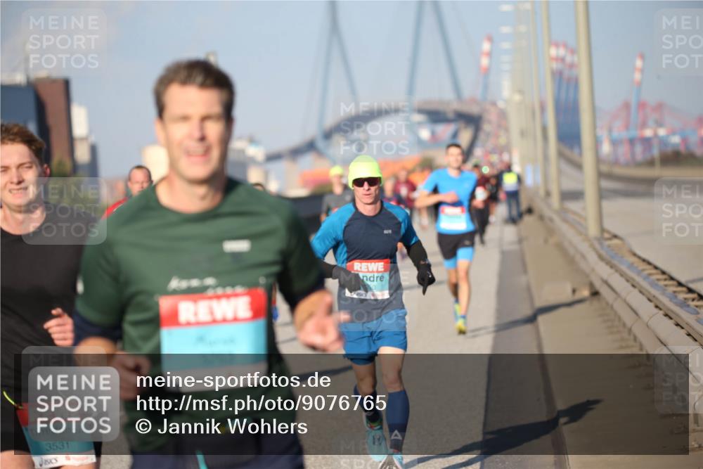 03.10.2025 - Köhlbrandbrückenlauf Jannik Wohlers http://msf.ph/oto/9076765 03.10.2025 09:43:26 Position 3 3531 meine-sportfotos.de