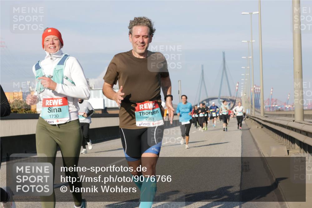 03.10.2025 - Köhlbrandbrückenlauf Jannik Wohlers http://msf.ph/oto/9076766 03.10.2025 09:52:03 Position 3 1730, 2903 meine-sportfotos.de
