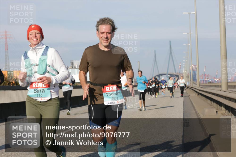 03.10.2025 - Köhlbrandbrückenlauf Jannik Wohlers http://msf.ph/oto/9076777 03.10.2025 09:52:03 Position 3 1730, 2903 meine-sportfotos.de