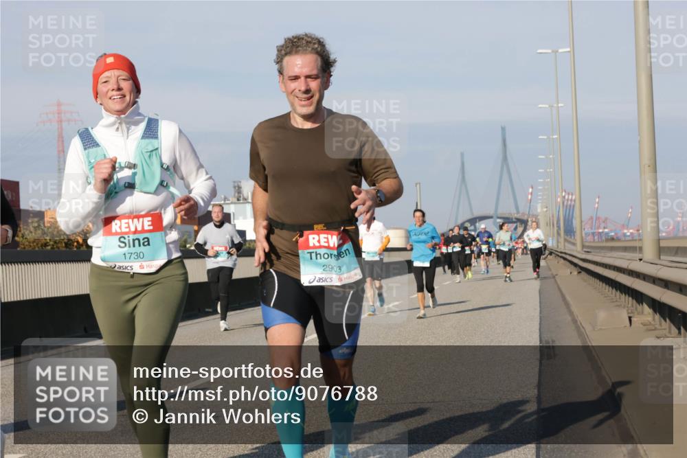 03.10.2025 - Köhlbrandbrückenlauf Jannik Wohlers http://msf.ph/oto/9076788 03.10.2025 09:52:04 Position 3 1730, 2903 meine-sportfotos.de