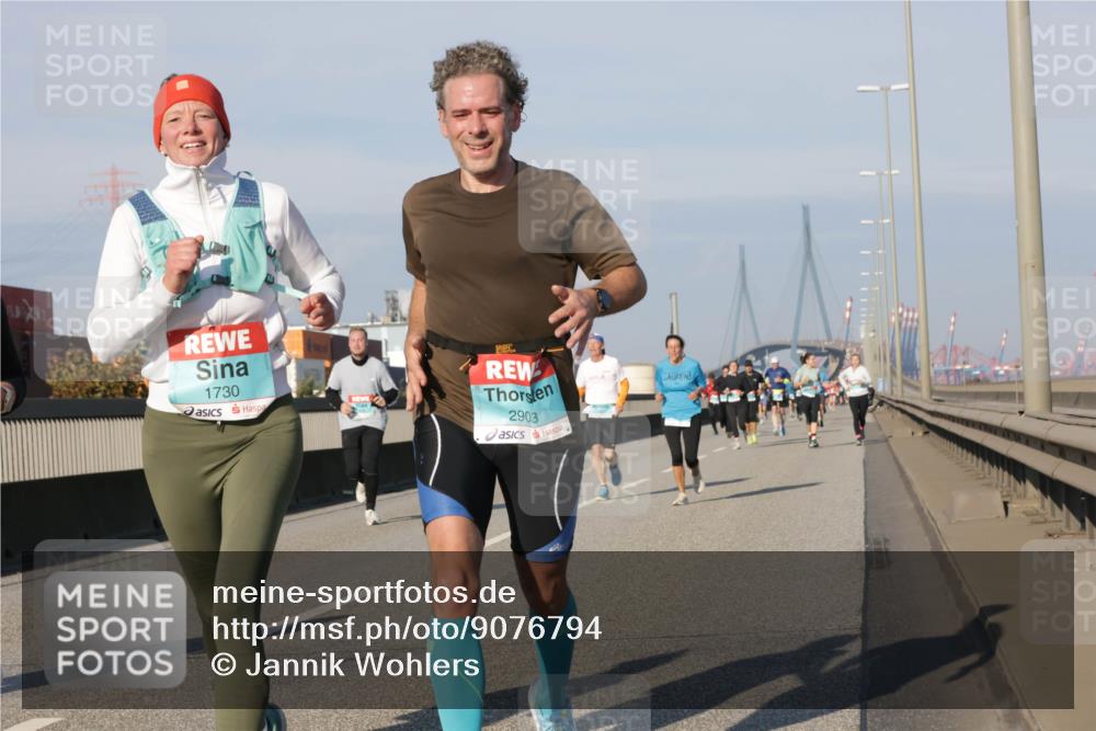 03.10.2025 - Köhlbrandbrückenlauf Jannik Wohlers http://msf.ph/oto/9076794 03.10.2025 09:52:04 Position 3 1730, 2903 meine-sportfotos.de