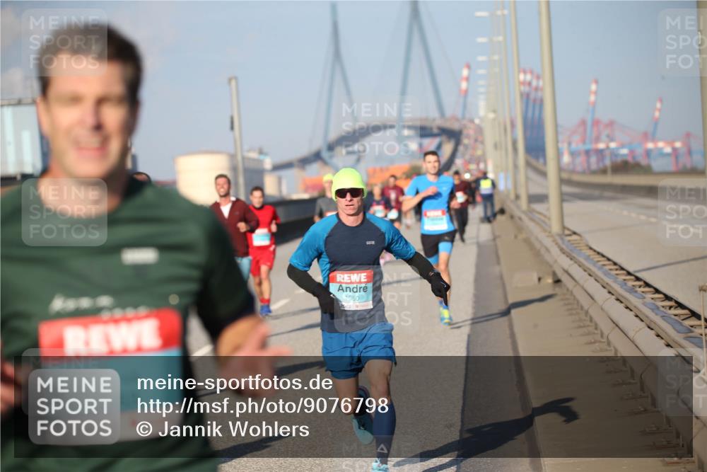 03.10.2025 - Köhlbrandbrückenlauf Jannik Wohlers http://msf.ph/oto/9076798 03.10.2025 09:43:27 Position 3 1050 meine-sportfotos.de