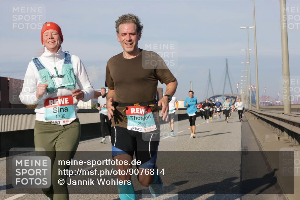 03.10.2025 - Köhlbrandbrückenlauf Jannik Wohlers http://msf.ph/oto/9076814 03.10.2025 09:52:04 Position 3 1730, 2903 meine-sportfotos.de