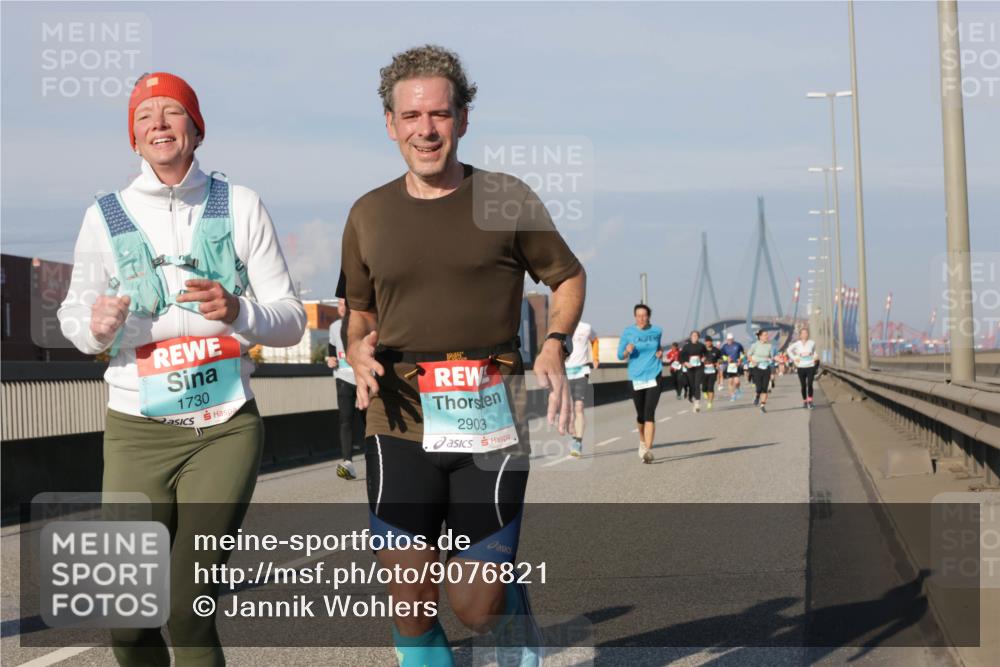 03.10.2025 - Köhlbrandbrückenlauf Jannik Wohlers http://msf.ph/oto/9076821 03.10.2025 09:52:04 Position 3 1730, 2903 meine-sportfotos.de