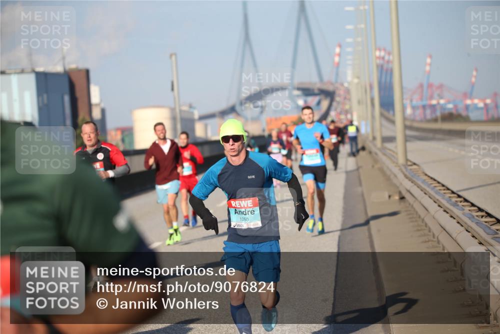 03.10.2025 - Köhlbrandbrückenlauf Jannik Wohlers http://msf.ph/oto/9076824 03.10.2025 09:43:27 Position 3 1050 meine-sportfotos.de