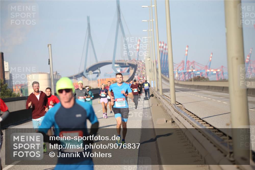 03.10.2025 - Köhlbrandbrückenlauf Jannik Wohlers http://msf.ph/oto/9076837 03.10.2025 09:43:28 Position 3 21 meine-sportfotos.de