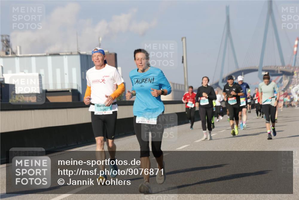 03.10.2025 - Köhlbrandbrückenlauf Jannik Wohlers http://msf.ph/oto/9076871 03.10.2025 09:52:05 Position 3 3426, 3425 meine-sportfotos.de