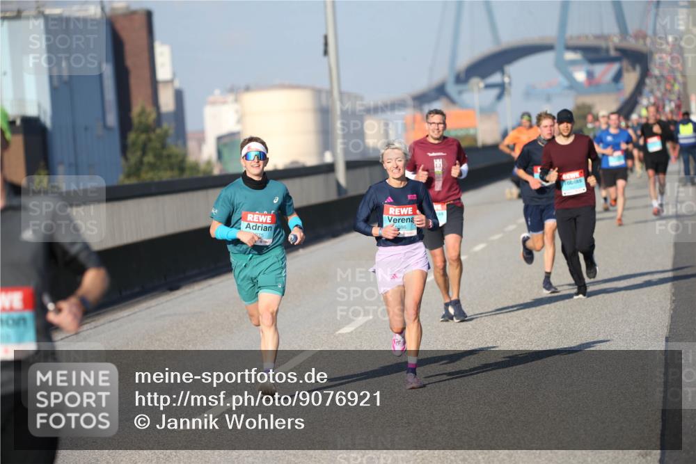 03.10.2025 - Köhlbrandbrückenlauf Jannik Wohlers http://msf.ph/oto/9076921 03.10.2025 09:43:36 Position 3 2875, 1986 meine-sportfotos.de