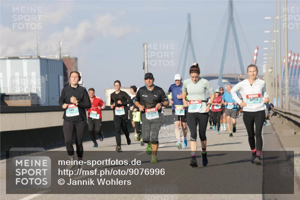 03.10.2025 - Köhlbrandbrückenlauf Jannik Wohlers http://msf.ph/oto/9076996 03.10.2025 09:52:10 Position 3 1301, 1395, 3797, 1333 meine-sportfotos.de