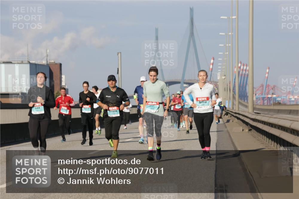 03.10.2025 - Köhlbrandbrückenlauf Jannik Wohlers http://msf.ph/oto/9077011 03.10.2025 09:52:11 Position 3 1301, 3797, 1333 meine-sportfotos.de