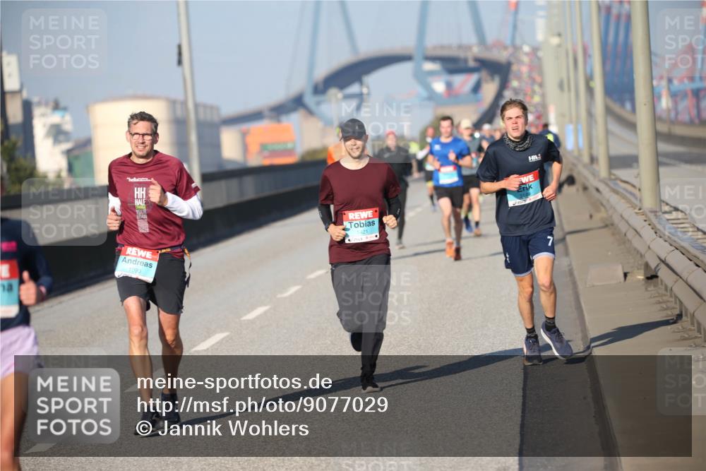 03.10.2025 - Köhlbrandbrückenlauf Jannik Wohlers http://msf.ph/oto/9077029 03.10.2025 09:43:39 Position 3 1090, 1421 meine-sportfotos.de