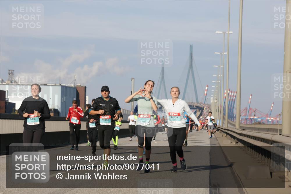 03.10.2025 - Köhlbrandbrückenlauf Jannik Wohlers http://msf.ph/oto/9077041 03.10.2025 09:52:12 Position 3 3797, 1301, 1333, 1395 meine-sportfotos.de