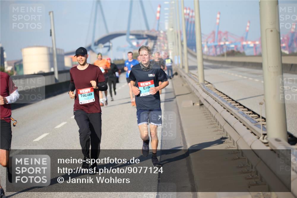 03.10.2025 - Köhlbrandbrückenlauf Jannik Wohlers http://msf.ph/oto/9077124 03.10.2025 09:43:41 Position 3 1421, 3143, 7 meine-sportfotos.de