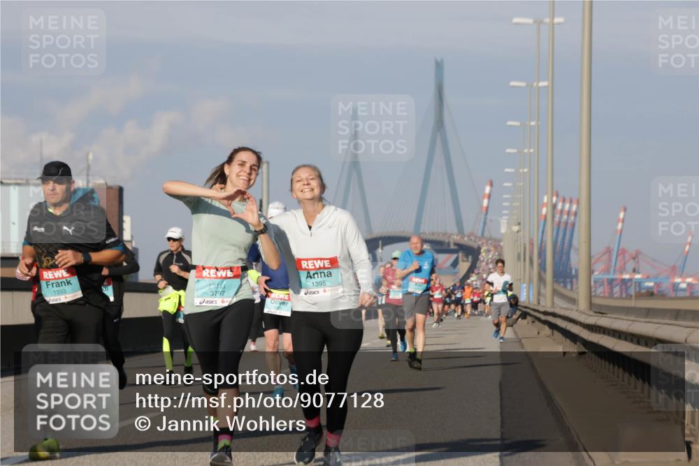 03.10.2025 - Köhlbrandbrückenlauf Jannik Wohlers http://msf.ph/oto/9077128 03.10.2025 09:52:13 Position 3 1333, 3797, 1395 meine-sportfotos.de
