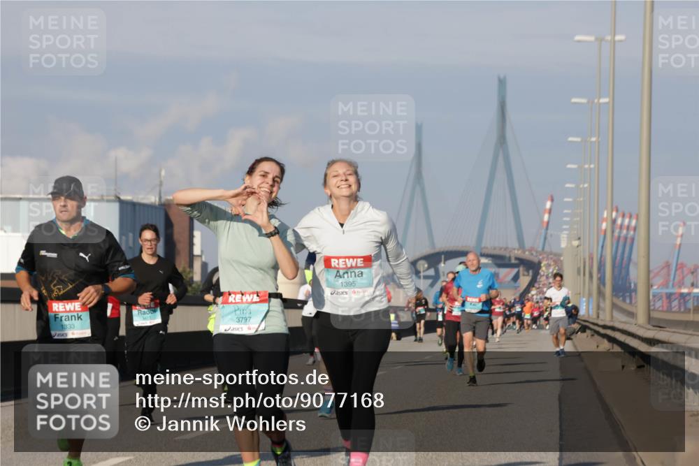 03.10.2025 - Köhlbrandbrückenlauf Jannik Wohlers http://msf.ph/oto/9077168 03.10.2025 09:52:14 Position 3 1333, 3411, 3797, 1395 meine-sportfotos.de