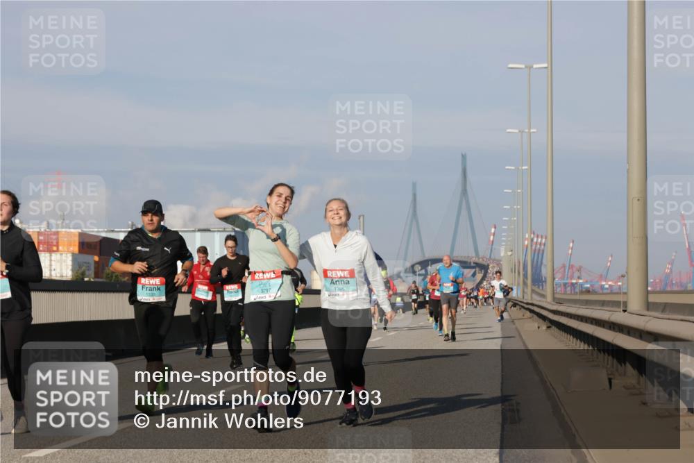03.10.2025 - Köhlbrandbrückenlauf Jannik Wohlers http://msf.ph/oto/9077193 03.10.2025 09:52:14 Position 3 1333, 3797, 1395 meine-sportfotos.de