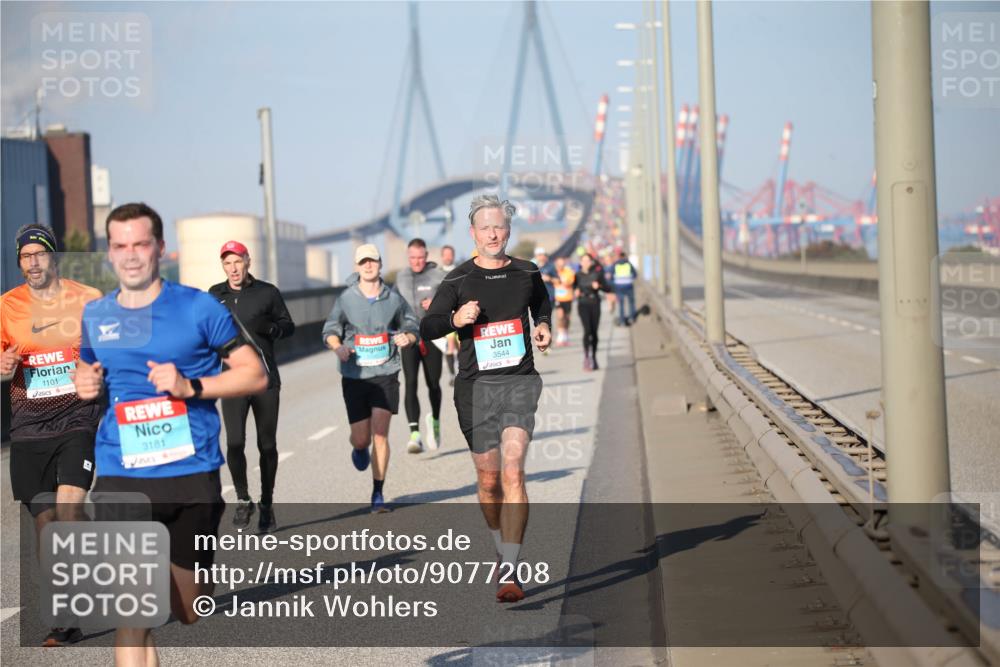 03.10.2025 - Köhlbrandbrückenlauf Jannik Wohlers http://msf.ph/oto/9077208 03.10.2025 09:43:50 Position 3 1101, 3181, 35441 meine-sportfotos.de