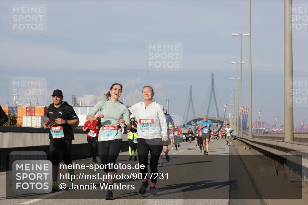03.10.2025 - Köhlbrandbrückenlauf Jannik Wohlers http://msf.ph/oto/9077231 03.10.2025 09:52:15 Position 3 1333, 3797, 1395 meine-sportfotos.de