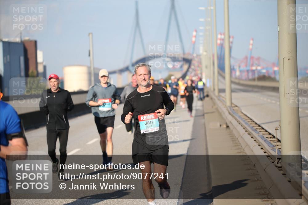03.10.2025 - Köhlbrandbrückenlauf Jannik Wohlers http://msf.ph/oto/9077241 03.10.2025 09:43:51 Position 3 3544 meine-sportfotos.de