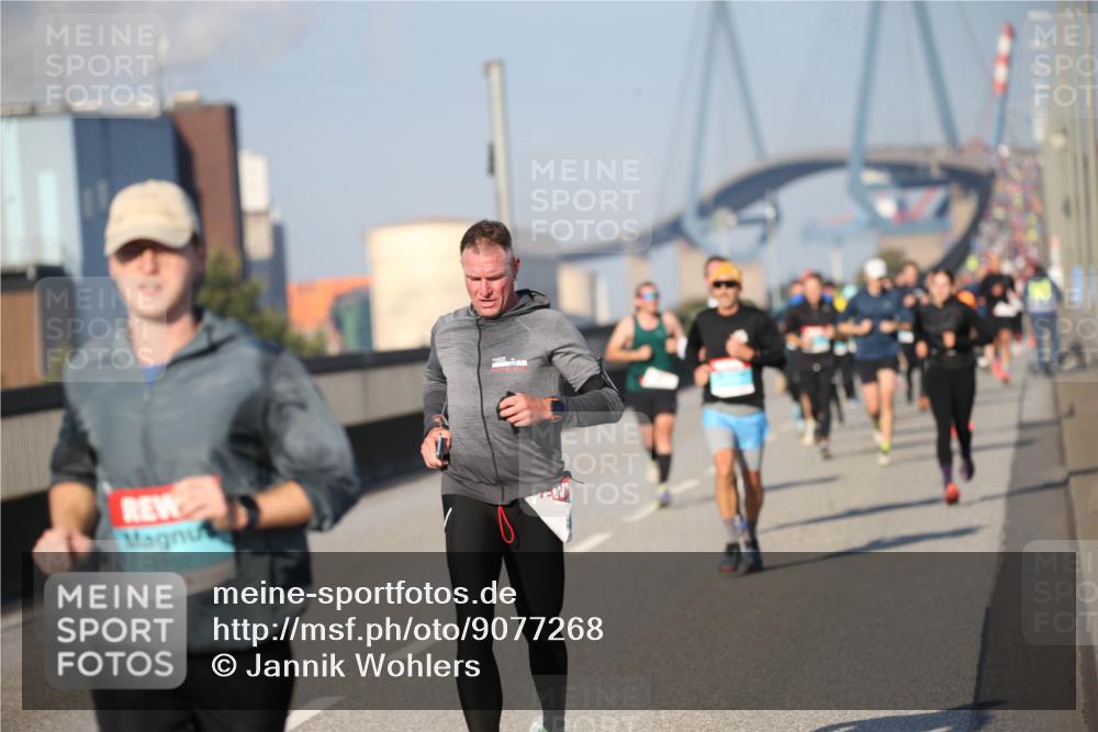 03.10.2025 - Köhlbrandbrückenlauf Jannik Wohlers http://msf.ph/oto/9077268 03.10.2025 09:43:54 Position 3 1150 meine-sportfotos.de