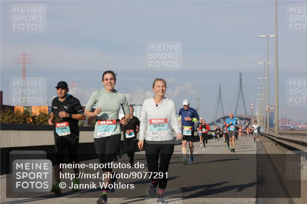 03.10.2025 - Köhlbrandbrückenlauf Jannik Wohlers http://msf.ph/oto/9077291 03.10.2025 09:52:15 Position 3 1333, 3797, 1395 meine-sportfotos.de