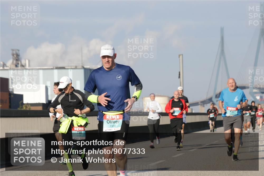 03.10.2025 - Köhlbrandbrückenlauf Jannik Wohlers http://msf.ph/oto/9077333 03.10.2025 09:52:17 Position 3 3434, 3300, 3250 meine-sportfotos.de