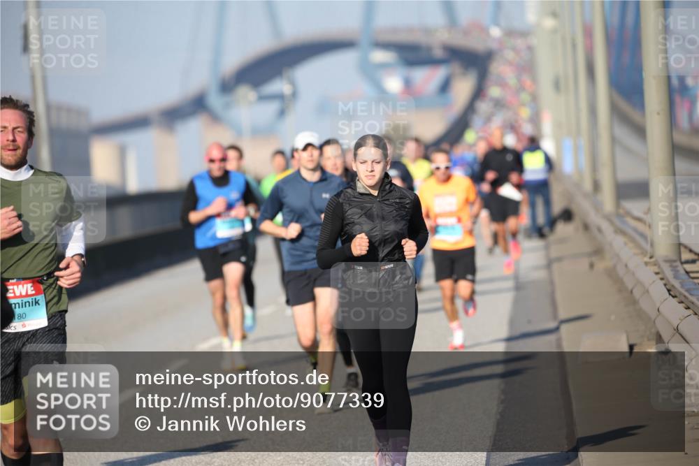 03.10.2025 - Köhlbrandbrückenlauf Jannik Wohlers http://msf.ph/oto/9077339 03.10.2025 09:44:00 Position 3 80, 230 meine-sportfotos.de