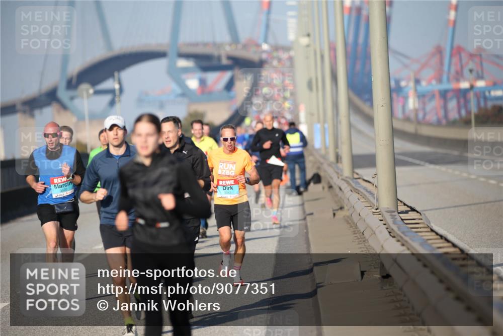 03.10.2025 - Köhlbrandbrückenlauf Jannik Wohlers http://msf.ph/oto/9077351 03.10.2025 09:44:01 Position 3 3593, 3043 meine-sportfotos.de
