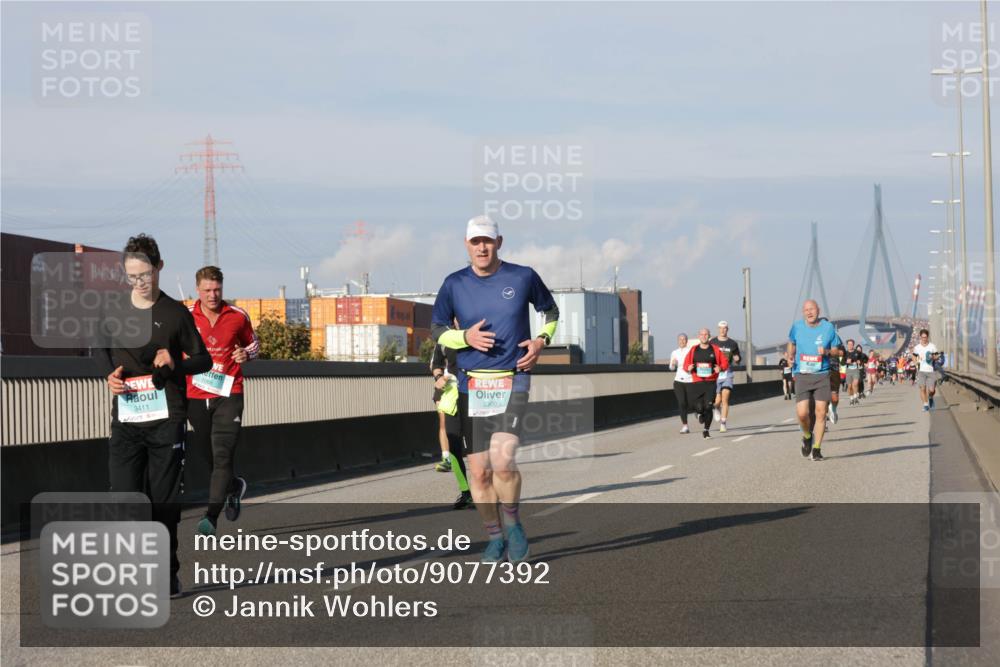 03.10.2025 - Köhlbrandbrückenlauf Jannik Wohlers http://msf.ph/oto/9077392 03.10.2025 09:52:18 Position 3 3411, 3300 meine-sportfotos.de