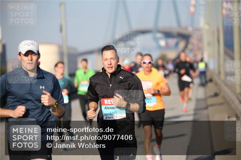 03.10.2025 - Köhlbrandbrückenlauf Jannik Wohlers http://msf.ph/oto/9077406 03.10.2025 09:44:06 Position 3 1261 meine-sportfotos.de