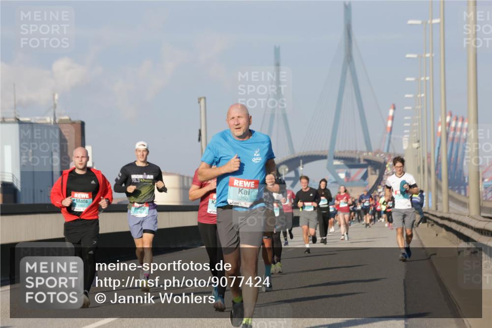 03.10.2025 - Köhlbrandbrückenlauf Jannik Wohlers http://msf.ph/oto/9077424 03.10.2025 09:52:20 Position 3 70, 3, 3250 meine-sportfotos.de