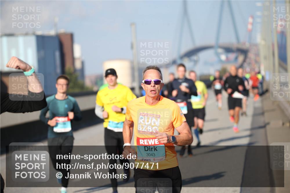 03.10.2025 - Köhlbrandbrückenlauf Jannik Wohlers http://msf.ph/oto/9077471 03.10.2025 09:44:10 Position 3 3043 meine-sportfotos.de