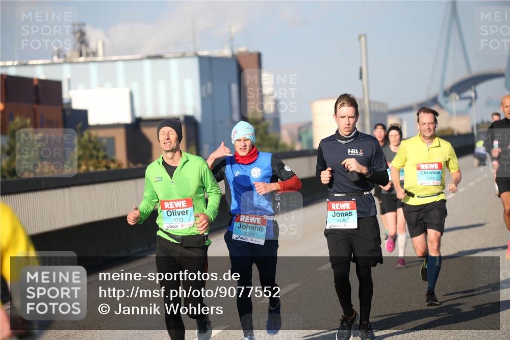 03.10.2025 - Köhlbrandbrückenlauf Jannik Wohlers http://msf.ph/oto/9077552 03.10.2025 09:44:13 Position 3 1010, 2955, 1083, 3136 meine-sportfotos.de