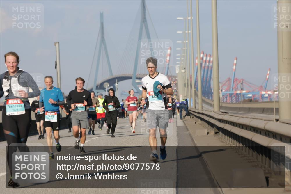 03.10.2025 - Köhlbrandbrückenlauf Jannik Wohlers http://msf.ph/oto/9077578 03.10.2025 09:52:27 Position 3 3278, 1516 meine-sportfotos.de