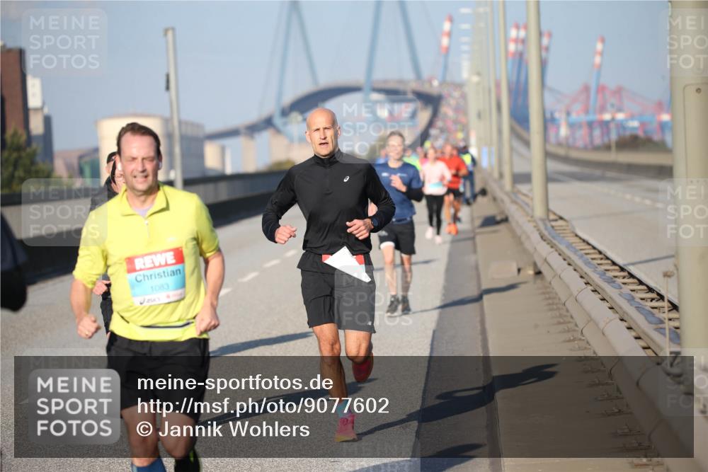 03.10.2025 - Köhlbrandbrückenlauf Jannik Wohlers http://msf.ph/oto/9077602 03.10.2025 09:44:16 Position 3 1083 meine-sportfotos.de