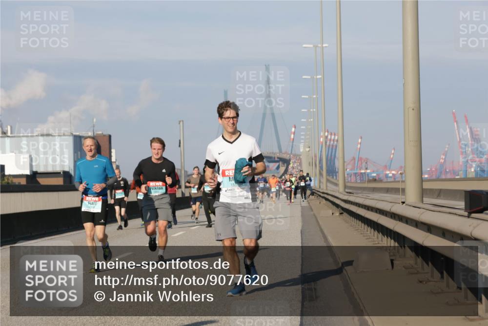 03.10.2025 - Köhlbrandbrückenlauf Jannik Wohlers http://msf.ph/oto/9077620 03.10.2025 09:52:31 Position 3 151 meine-sportfotos.de