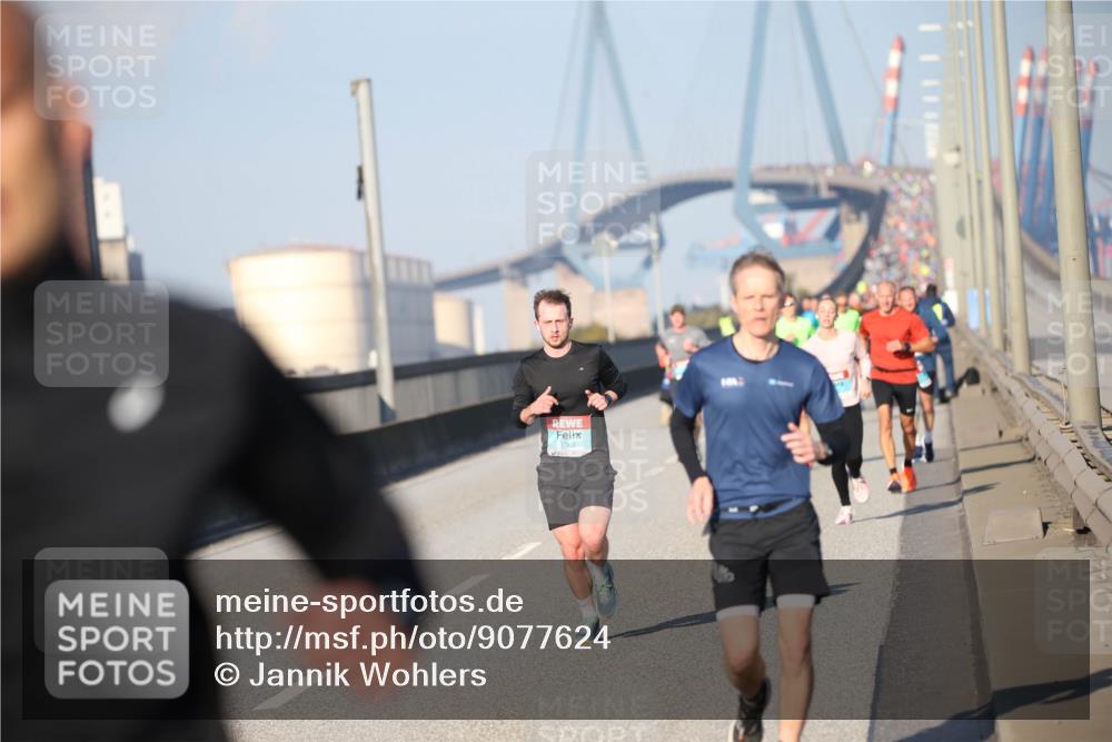 03.10.2025 - Köhlbrandbrückenlauf Jannik Wohlers http://msf.ph/oto/9077624 03.10.2025 09:44:19 Position 3 1068 meine-sportfotos.de
