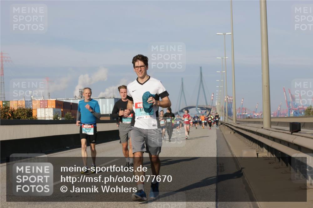 03.10.2025 - Köhlbrandbrückenlauf Jannik Wohlers http://msf.ph/oto/9077670 03.10.2025 09:52:33 Position 3 319, 1402, 1516 meine-sportfotos.de