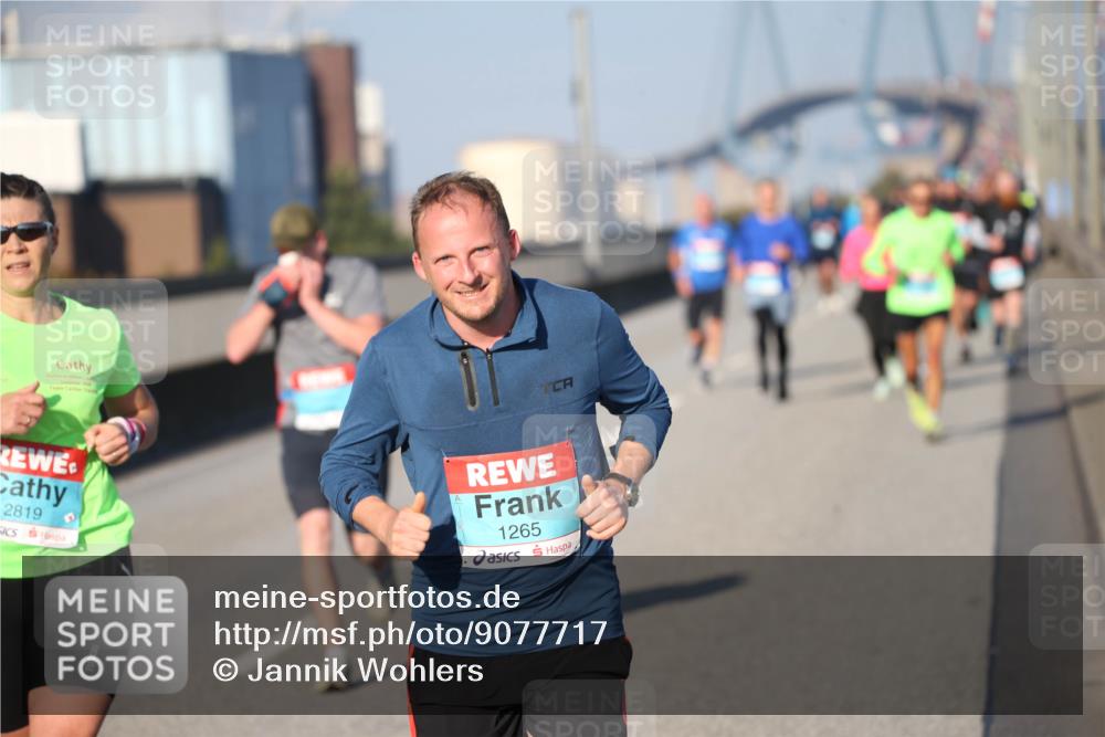 03.10.2025 - Köhlbrandbrückenlauf Jannik Wohlers http://msf.ph/oto/9077717 03.10.2025 09:44:35 Position 3 2819, 1265 meine-sportfotos.de