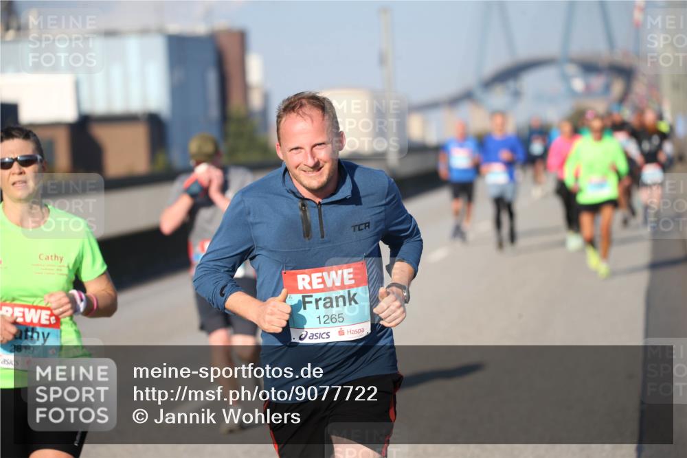 03.10.2025 - Köhlbrandbrückenlauf Jannik Wohlers http://msf.ph/oto/9077722 03.10.2025 09:44:35 Position 3 2819, 1265 meine-sportfotos.de