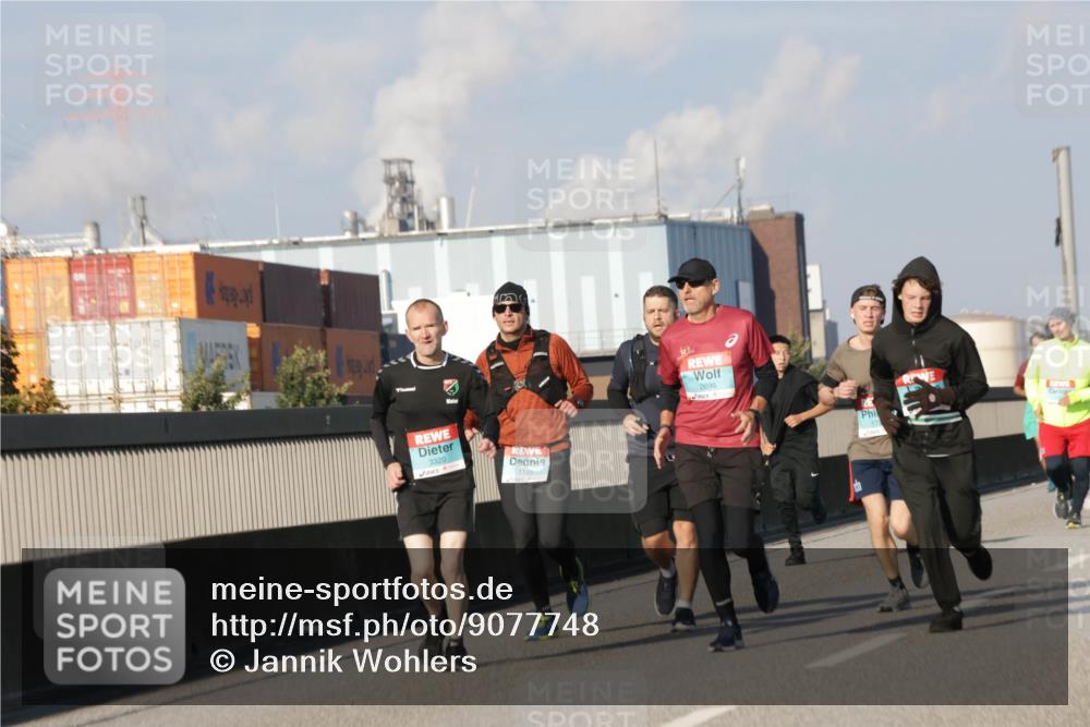 03.10.2025 - Köhlbrandbrückenlauf Jannik Wohlers http://msf.ph/oto/9077748 03.10.2025 09:52:37 Position 3 3320, 1125, 2696 meine-sportfotos.de