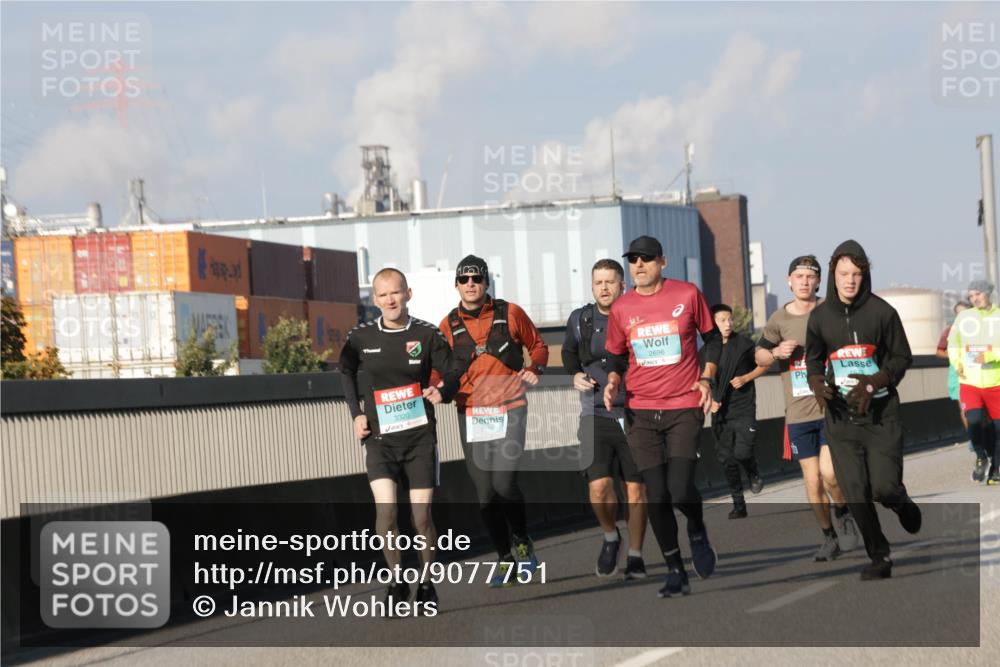 03.10.2025 - Köhlbrandbrückenlauf Jannik Wohlers http://msf.ph/oto/9077751 03.10.2025 09:52:37 Position 3 3320, 1125, 2696, 1 meine-sportfotos.de