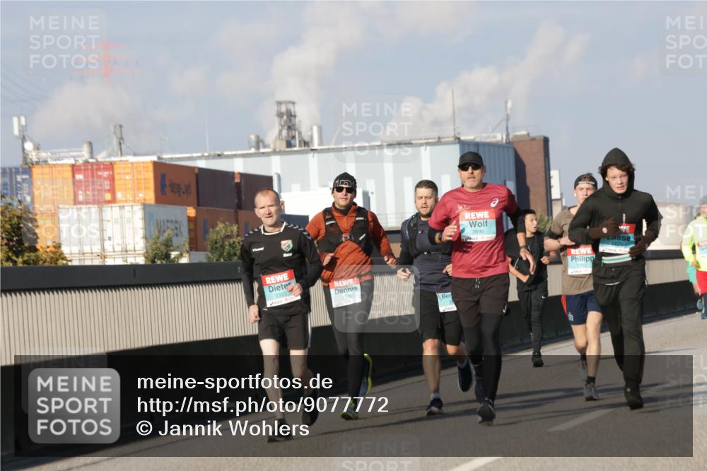 03.10.2025 - Köhlbrandbrückenlauf Jannik Wohlers http://msf.ph/oto/9077772 03.10.2025 09:52:37 Position 3 3320, 1125, 2696, 1722 meine-sportfotos.de