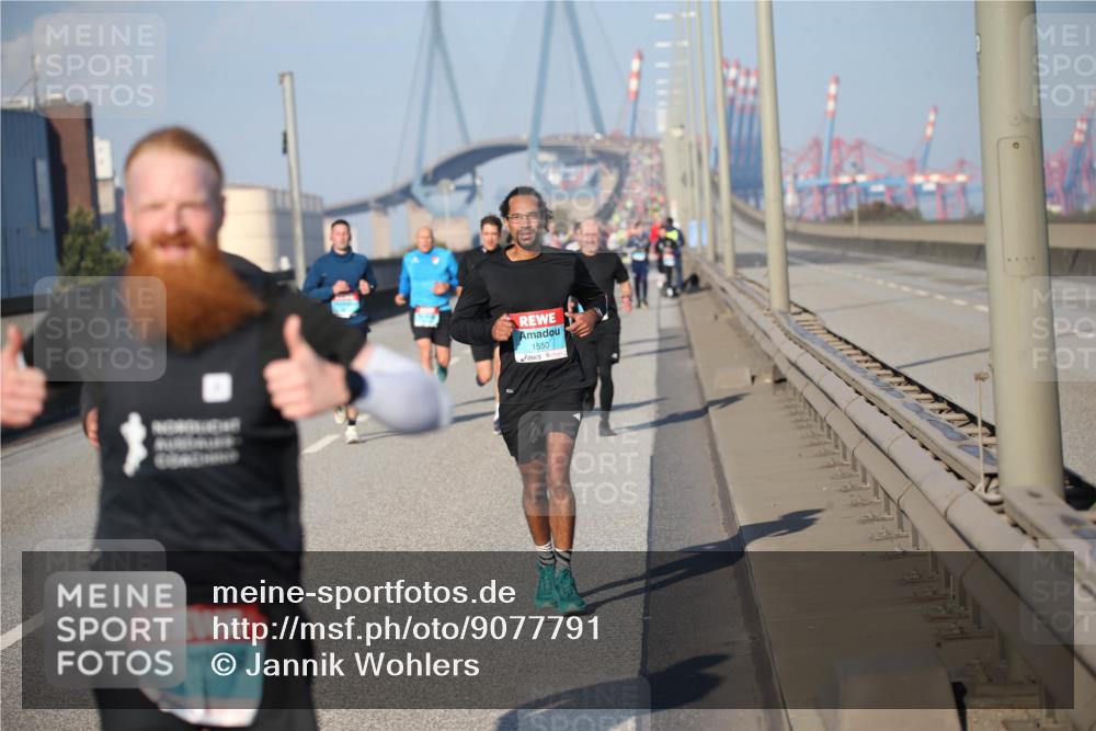 03.10.2025 - Köhlbrandbrückenlauf Jannik Wohlers http://msf.ph/oto/9077791 03.10.2025 09:44:46 Position 3 1550 meine-sportfotos.de