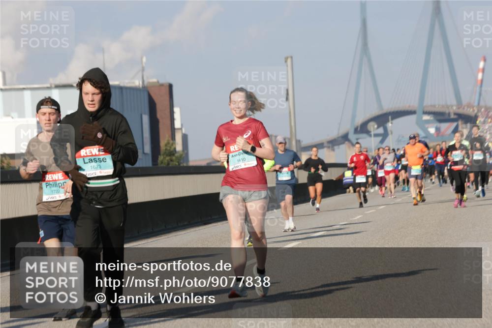 03.10.2025 - Köhlbrandbrückenlauf Jannik Wohlers http://msf.ph/oto/9077838 03.10.2025 09:52:40 Position 3 1722, 1673, 1410 meine-sportfotos.de