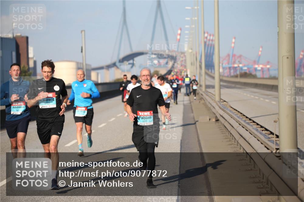 03.10.2025 - Köhlbrandbrückenlauf Jannik Wohlers http://msf.ph/oto/9077872 03.10.2025 09:44:51 Position 3 281, 3183, 3211 meine-sportfotos.de